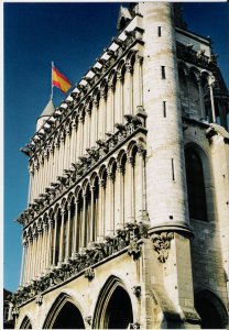 Dijonaa_Notre_Dame_Westfassade.jpg