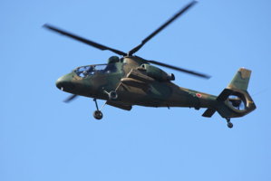 1024px-32610_OH-1_helicopter_belonging_to_the_Camp_Fuji_det__(5238475113).jpg
