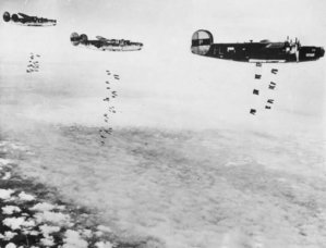 8th_AF_446_BG_B-24_bombing_.jpg