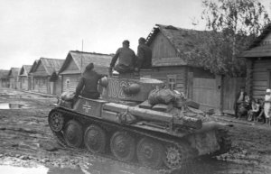 Bundesarchiv_Bild_101I-265-0037-10,_Russland,_Panzer_38t.jpg