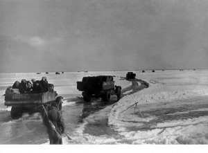 Ladoga-ice-road-april-1942-595x439.jpg