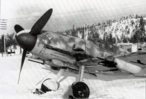 8 Luftwaffe im Focus messerschmitt bf 109 eismeerjager snow white winter electric pole.jpg