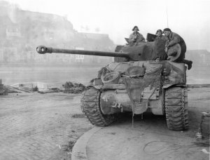 witw T34 British_Sherman_Firefly.jpg