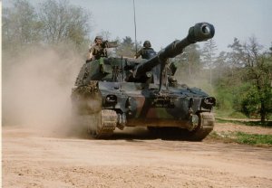 Austrian_M-109_howitzer_2 (1).jpg