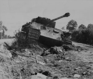 wrecked-panther-tank.jpg