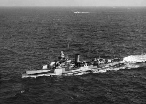 USS_Somers_(DD-381)_underway_c1944.jpg